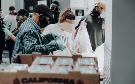 Joel Muniz via unsplash. Vrijwilligerswerk